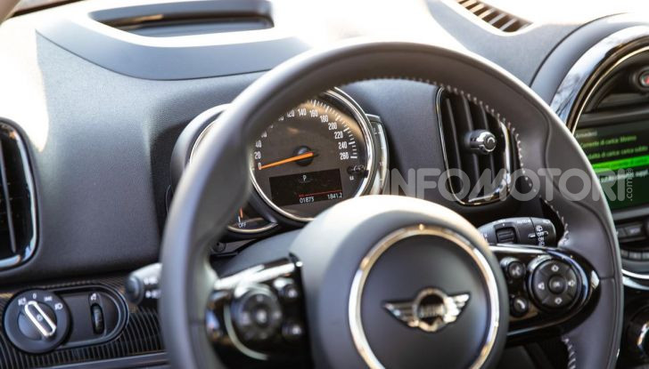 Prova MINI Countryman ibrida plug-in 2019: 224CV per risparmiare - Foto 50 di 57