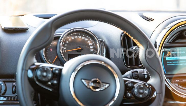 Prova MINI Countryman ibrida plug-in 2019: 224CV per risparmiare - Foto 44 di 57