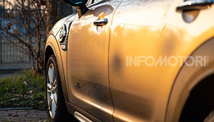 Prova MINI Countryman ibrida plug-in 2019: 224CV per risparmiare - Foto 34 di 57