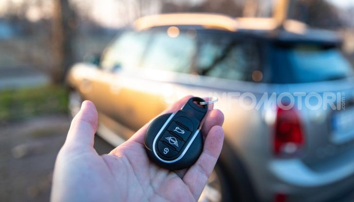 Prova MINI Countryman ibrida plug-in 2019: 224CV per risparmiare - Foto 33 di 57