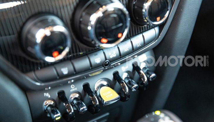 Prova MINI Countryman ibrida plug-in 2019: 224CV per risparmiare - Foto 28 di 57
