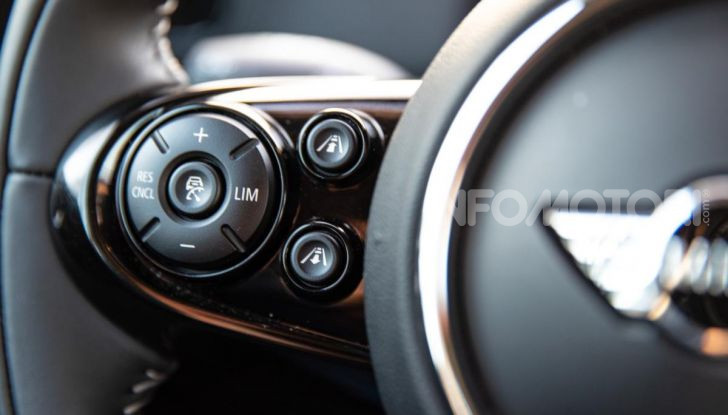 Prova MINI Countryman ibrida plug-in 2019: 224CV per risparmiare - Foto 22 di 57