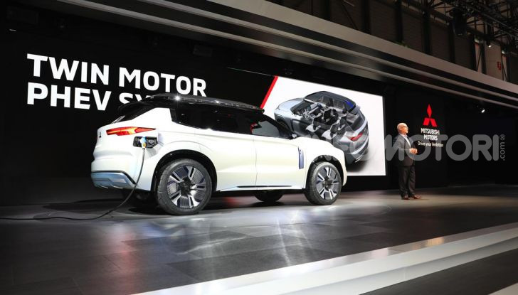 Mitsubishi Engelberg Tourer: SUV elettrico per il Salone di Ginevra 2019 - Foto 24 di 40