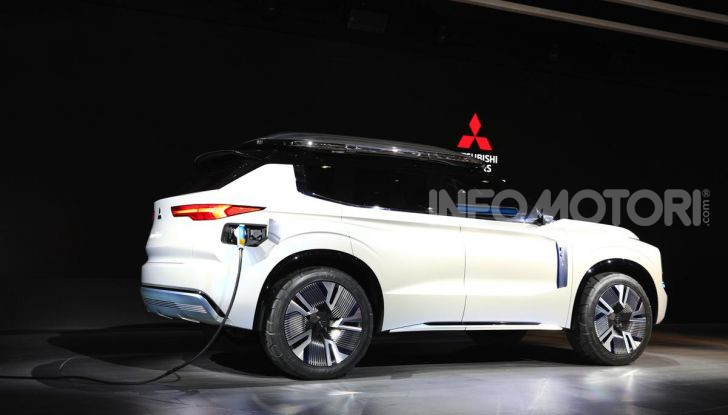 Mitsubishi Engelberg Tourer: SUV elettrico per il Salone di Ginevra 2019 - Foto 29 di 40