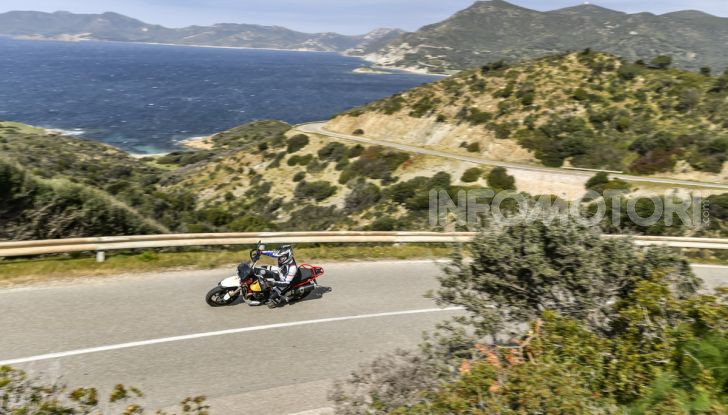 Moto Guzzi V85TT: tutte le novità della versione 2021 - Foto 2 di 116