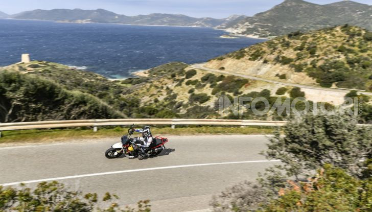 Moto Guzzi V85TT: tutte le novità della versione 2021 - Foto 3 di 116