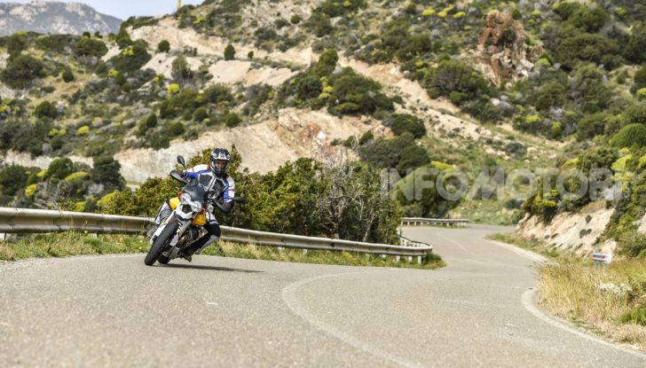 Moto Guzzi V85TT: tutte le novità della versione 2021 - Foto 28 di 116