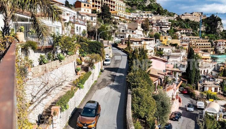 Nuova Renault Captur Sport Edition, primo contatto su strada e prestazioni - Foto 11 di 11