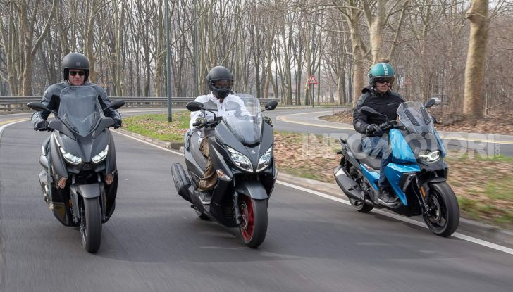 Comparativa scooter 400: Suzuki Burgman, Yamaha XMAX e BMW C400X - Foto 18 di 61