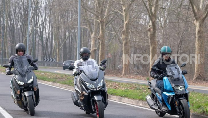 Comparativa scooter 400: Suzuki Burgman, Yamaha XMAX e BMW C400X - Foto 20 di 61