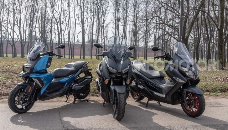 Comparativa scooter 400: Suzuki Burgman, Yamaha XMAX e BMW C400X - Foto 25 di 61
