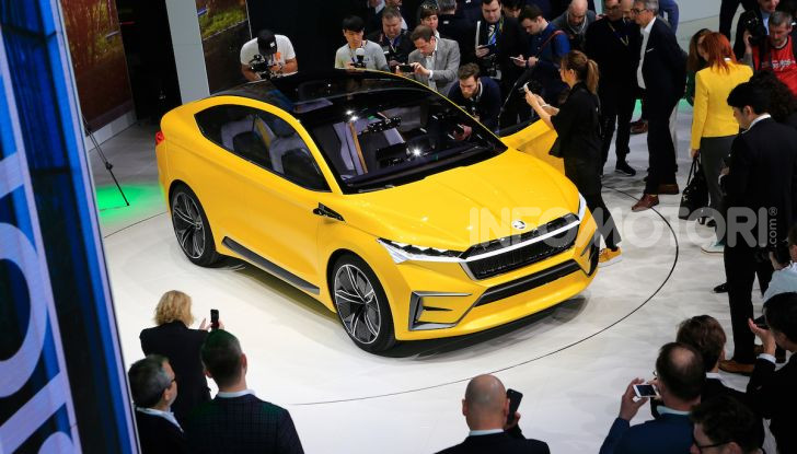 Skoda Vision iV: a Ginevra arriva l’auto elettrica del futuro - Foto 30 di 35