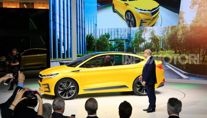 Skoda Vision iV: a Ginevra arriva l’auto elettrica del futuro - Foto 14 di 35