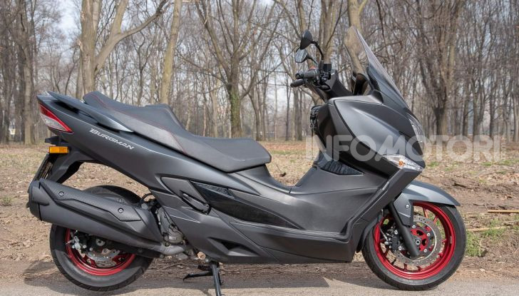 Comparativa scooter 400: Suzuki Burgman, Yamaha XMAX e BMW C400X - Foto 36 di 61