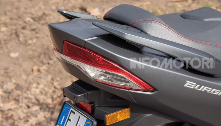 Comparativa scooter 400: Suzuki Burgman, Yamaha XMAX e BMW C400X - Foto 43 di 61