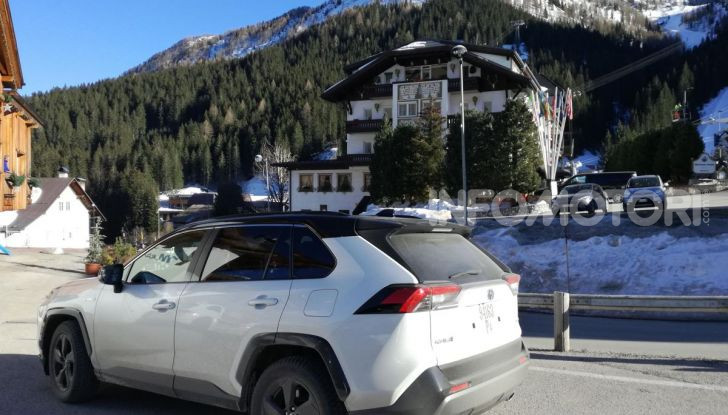 Toyota RAV4 a GPL: con l’impianto di Ecomotive Solutions percorre fino a 700 km - Foto 9 di 26