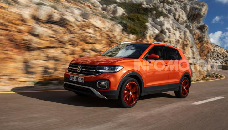 [VIDEO] Prova Volkswagen T-Cross: il crossover comodo per far viaggiare il mercato - Foto 31 di 35