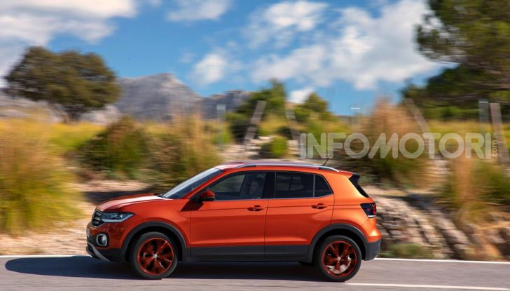 [VIDEO] Prova Volkswagen T-Cross: il crossover comodo per far viaggiare il mercato - Foto 13 di 35