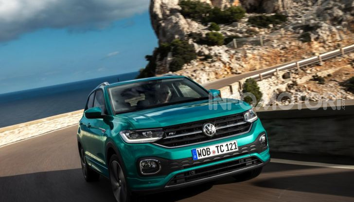 [VIDEO] Prova Volkswagen T-Cross: il crossover comodo per far viaggiare il mercato - Foto 11 di 35