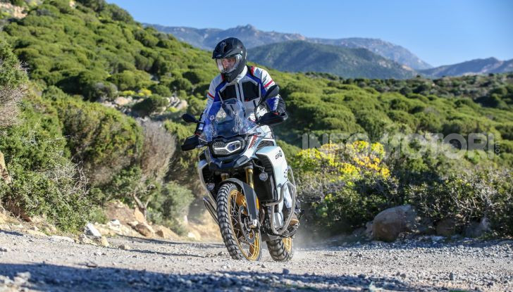 BMW F850 GS Adventure: prezzo, prova e caratteristiche del modello 2019 - Foto 31 di 74