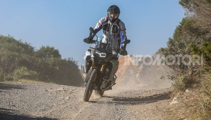 BMW F850 GS Adventure: prezzo, prova e caratteristiche del modello 2019 - Foto 49 di 74