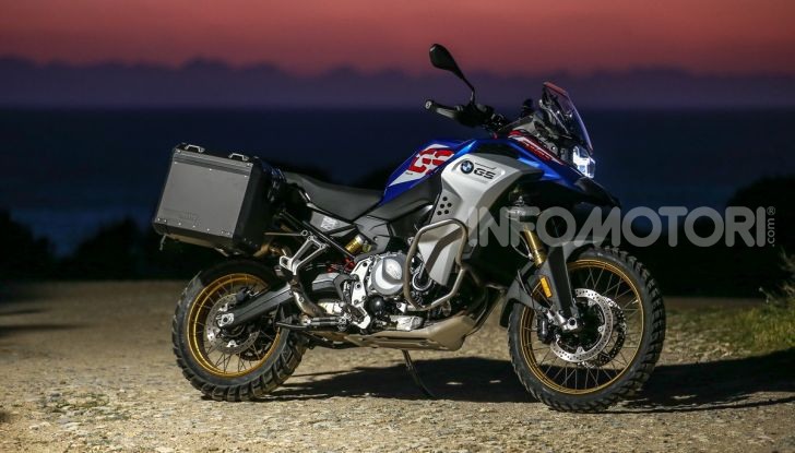 BMW F850 GS Adventure: prezzo, prova e caratteristiche del modello 2019 - Foto 1 di 74