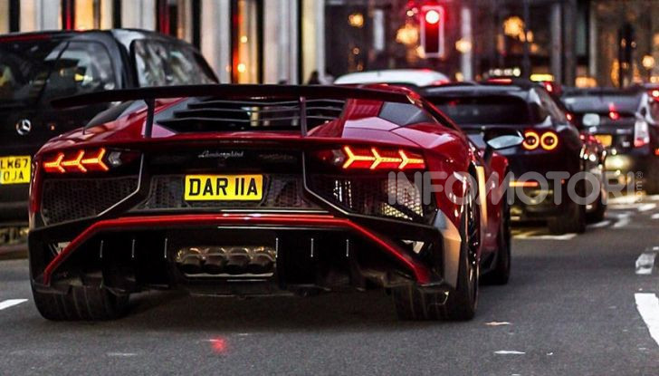 La Lamborghini Aventador SV di una ragazza russa con 2 milioni di Swarovski - Foto 4 di 5