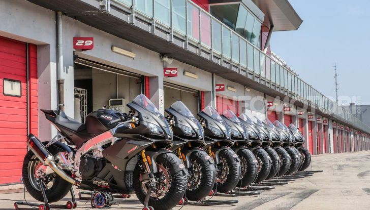 Test in pista Aprilia RSV4 Factory 1100, invecchiando migliora più di un buon vino! - Foto 51 di 65