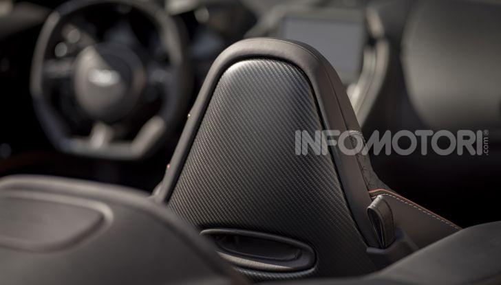 Aston Martin DBS Superleggera: arriva la versione Volante - Foto 3 di 12