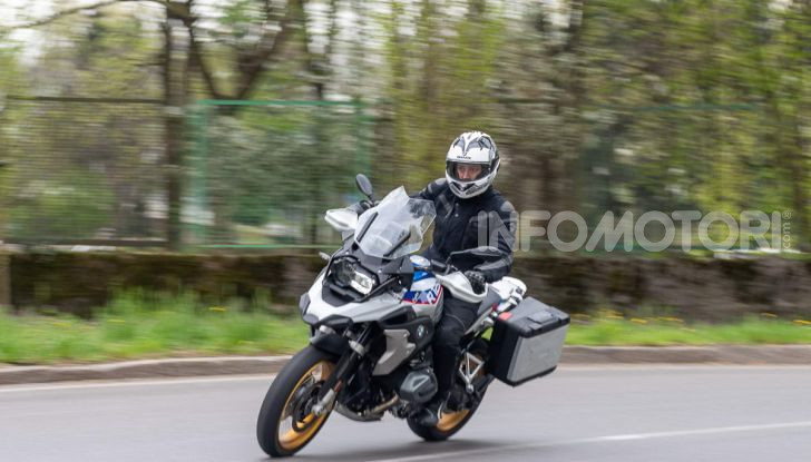 Prova BMW R 1250 GS 2019: la regina è ancora più nuova con lo ShiftCam - Foto 30 di 48