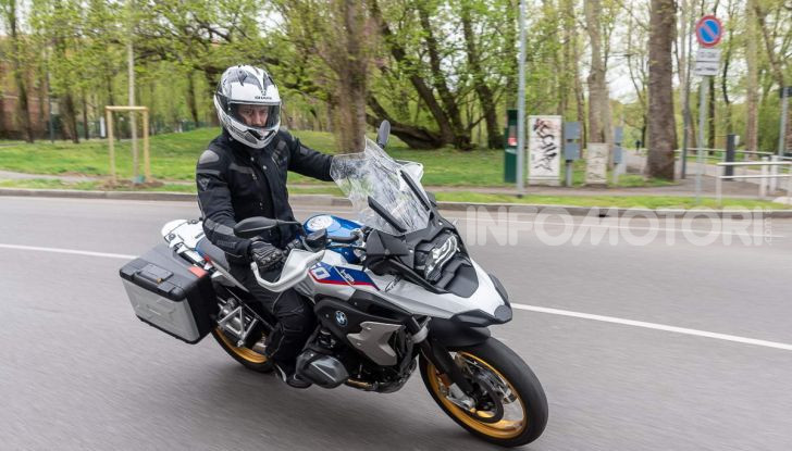 Prova BMW R 1250 GS 2019: la regina è ancora più nuova con lo ShiftCam - Foto 33 di 48