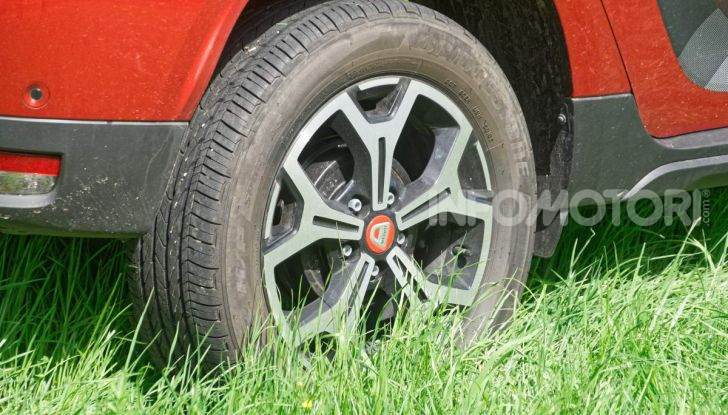 Prova video Dacia Duster Techroad: il SUV low cost “speciale” - Foto 20 di 61