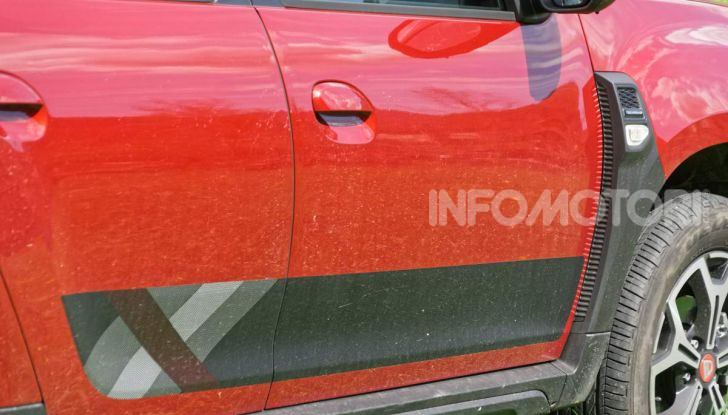 Prova video Dacia Duster Techroad: il SUV low cost “speciale” - Foto 21 di 61