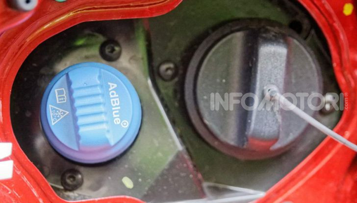 Prova video Dacia Duster Techroad: il SUV low cost “speciale” - Foto 53 di 61