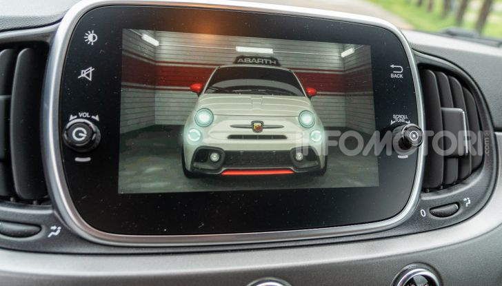 [VIDEO] Prova Abarth 595 Turismo: potenza e stile per la piccola sportiva italiana - Foto 16 di 41