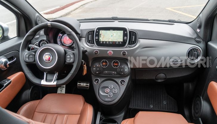 Abarth 595 Turismo interni