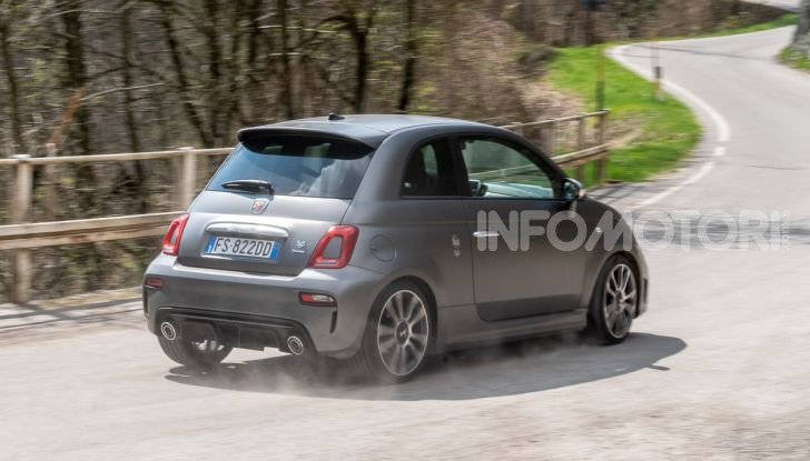 [VIDEO] Prova Abarth 595 Turismo: potenza e stile per la piccola sportiva italiana - Foto 36 di 41