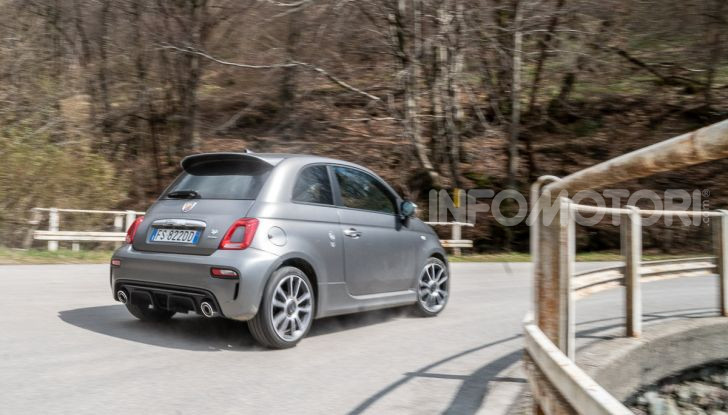 [VIDEO] Prova Abarth 595 Turismo: potenza e stile per la piccola sportiva italiana - Foto 40 di 41