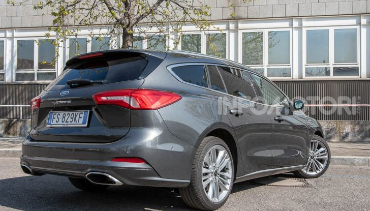 Prova Ford Focus SW Vignale 1.0 EcoBoost 125 cv: esperienza Ford all’ennesima potenza - Foto 12 di 41