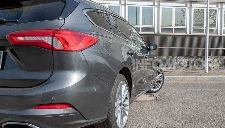 Prova Ford Focus SW Vignale 1.0 EcoBoost 125 cv: esperienza Ford all’ennesima potenza - Foto 13 di 41