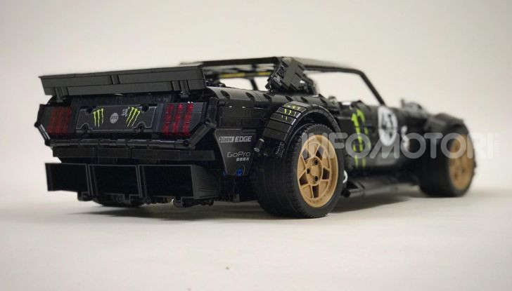Ford Mustang Hoonicorn V2 versione LEGO Technic - Foto 4 di 8