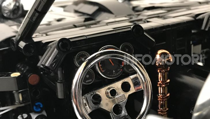 Ford Mustang Hoonicorn V2 versione LEGO Technic - Foto 7 di 8