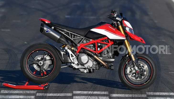 Prova su strada Ducati Hypermotard 950 e 950SP 2019: caratteristiche, opinioni e prezzi - Foto 22 di 54