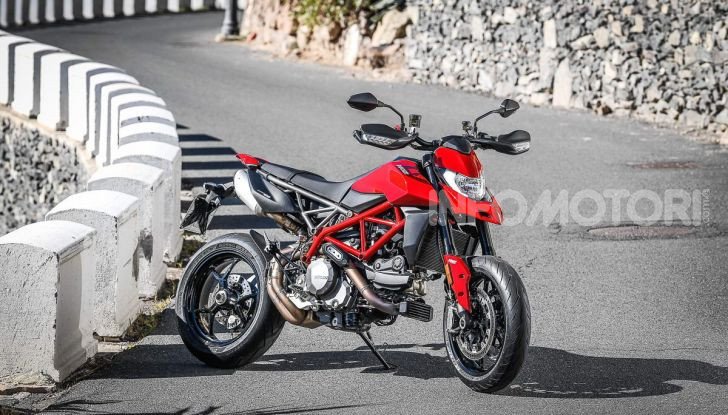 Prova su strada Ducati Hypermotard 950 e 950SP 2019: caratteristiche, opinioni e prezzi - Foto 25 di 54