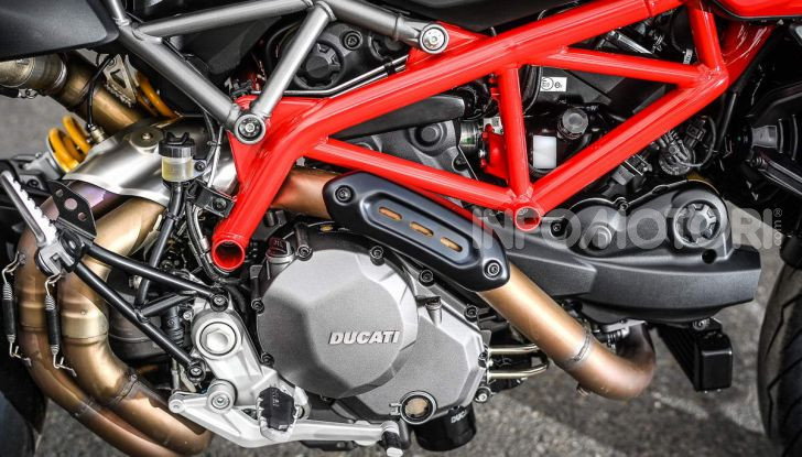 Prova su strada Ducati Hypermotard 950 e 950SP 2019: caratteristiche, opinioni e prezzi - Foto 32 di 54