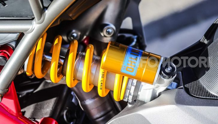 Prova su strada Ducati Hypermotard 950 e 950SP 2019: caratteristiche, opinioni e prezzi - Foto 47 di 54