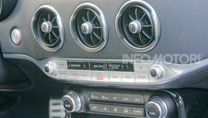 Prova KIA Stinger GT: 370CV per entrare nel mercato premium - Foto 26 di 56