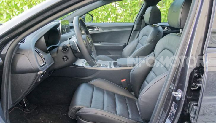 Prova KIA Stinger GT: 370CV per entrare nel mercato premium - Foto 34 di 56