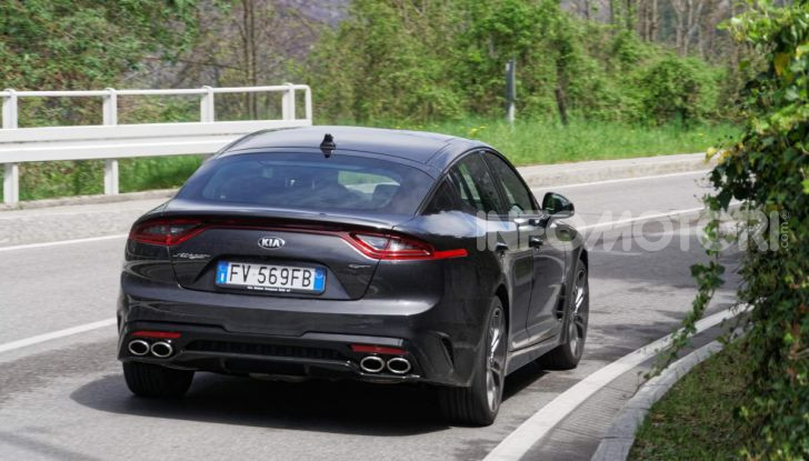 Prova KIA Stinger GT: 370CV per entrare nel mercato premium - Foto 44 di 56
