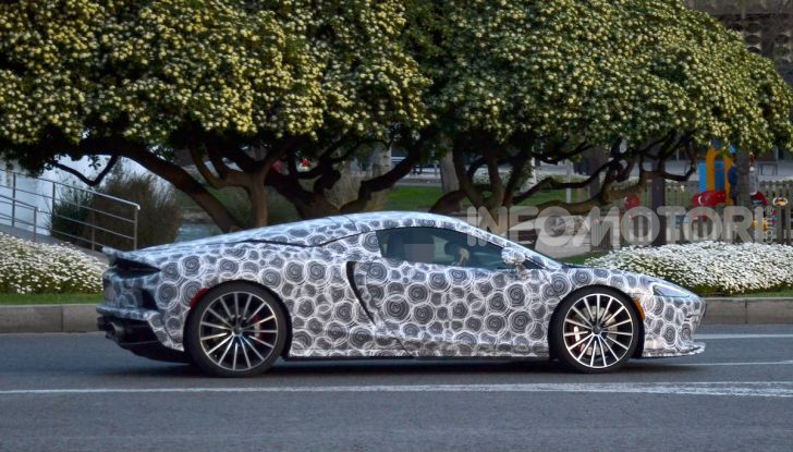 McLaren Grand Tourer 2020, prime immagini e dati tecnici - Foto 1 di 13